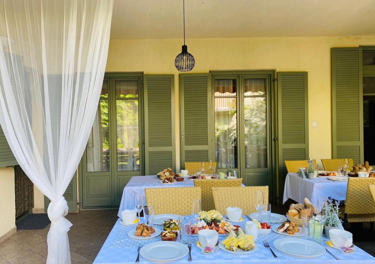 Villa Oliva Boutique Rooms Zamárdi Exteriör bild