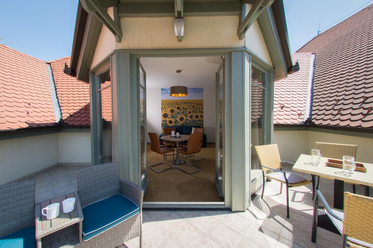 Villa Oliva Boutique Rooms Zamárdi Exteriör bild