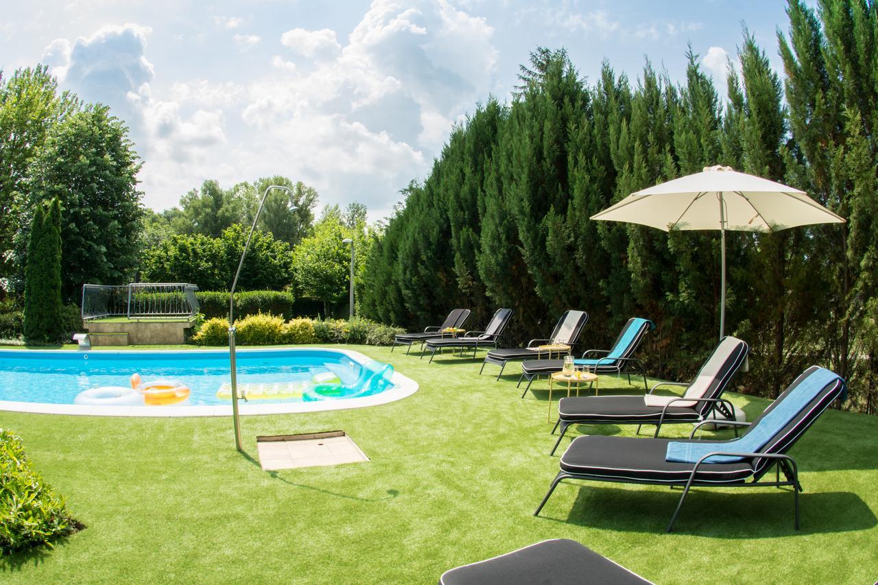 Villa Oliva Boutique Rooms Zamárdi Exteriör bild